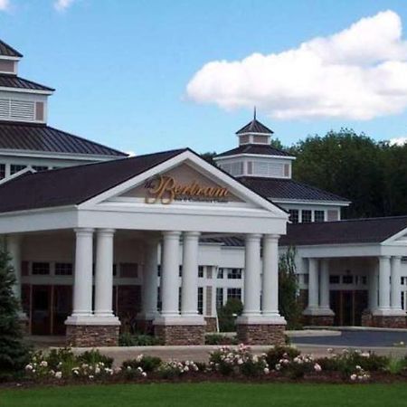 The Bertram Inn & Conf Ctr Trademark Collection By Wyndham Aurora Exterior photo